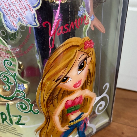 NWT Bratz Flower Girlz Yasmin - Picture 3 of 10